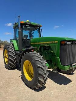 1999 John Deere 8100