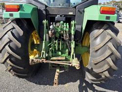 1995 John Deere 6400