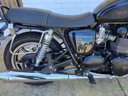 2014 Triumph BONNEVILLE Green