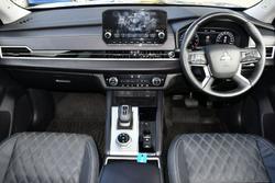 2022 Mitsubishi Outlander Exceed