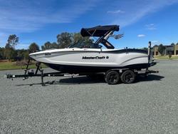 2022 MasterCraft X22