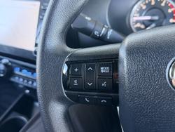 2025 Toyota Hilux SR