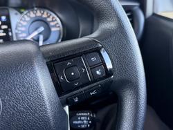 2025 Toyota Hilux SR