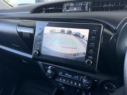 2025 Toyota Hilux SR