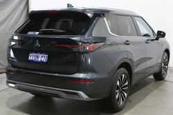 2025 Mitsubishi Outlander LS