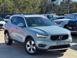 2018 Volvo XC40 T4 Momentum