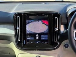2018 Volvo XC40 T4 Momentum