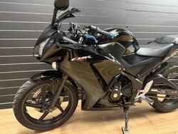 2016 Honda CBR300R Black