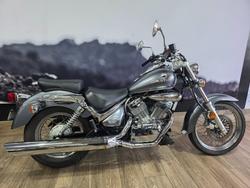 2013 Suzuki VL250 (LC250 INTRUDER) SILVER