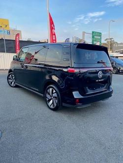 2025 Volkswagen ID. Buzz Pro BEV560