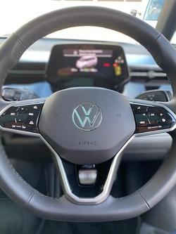 2025 Volkswagen ID. Buzz Pro BEV560