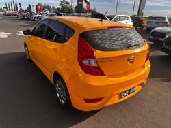 2015 Hyundai Accent Active