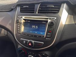 2015 Hyundai Accent Active