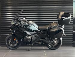 2025 BMW R 1300 RT Triple Black