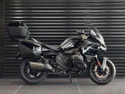 2025 BMW R 1300 RT Triple Black