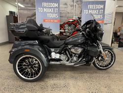 Harley-Davidson Street Glide 3 (flhlt)