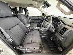 2025 Mitsubishi Triton GLX