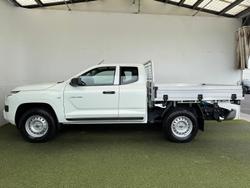 2025 Mitsubishi Triton GLX