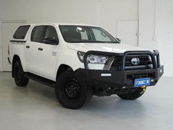 2022 Toyota Hilux SR