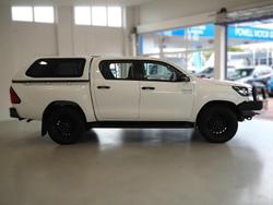 2022 Toyota Hilux SR