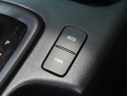 2022 Toyota Hilux SR