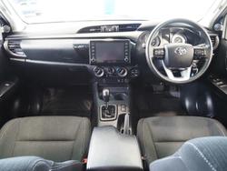 2022 Toyota Hilux SR
