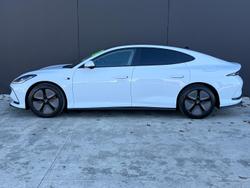 2025 MG IM5 Premium