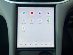 2025 MG IM5 Premium
