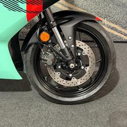 2025 Yamaha YZF-R3 Green