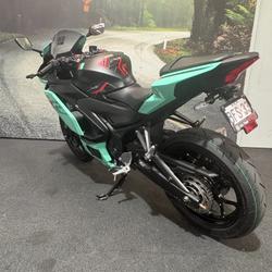 2025 Yamaha YZF-R3 Green