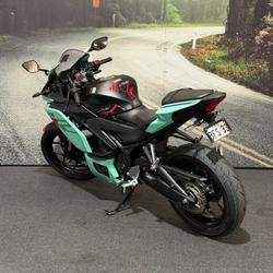 2025 Yamaha YZF-R3 Green