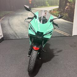 2025 Yamaha YZF-R3 Green