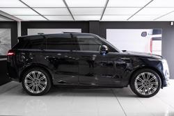 2025 Land Rover Range Rover Sport D350 Autobiography