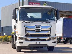 2025 Hino 700 Series FS 2632 White