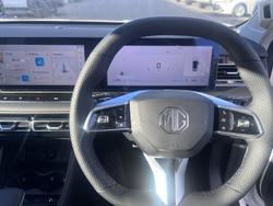 2025 MG HS Super Hybrid Essence