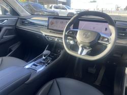 2025 MG HS Super Hybrid Essence