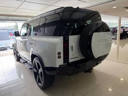 2025 Land Rover Defender 110 P400 X-Dynamic HSE