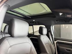 2025 Land Rover Defender 110 P400 X-Dynamic HSE