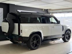 2025 Land Rover Defender 110 P400 X-Dynamic HSE