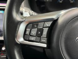 2018 Jaguar XE 25t R-Sport