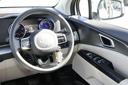2022 Kia Carnival S