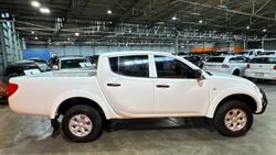 2013 Mitsubishi Triton GLX