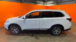 2017 Mitsubishi Outlander LS Safety Pack