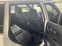 2022 Nissan X-TRAIL ST