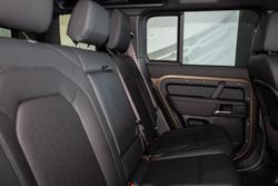 2026 Land Rover Defender 110 D350 X-Dynamic SE