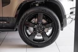 2026 Land Rover Defender 110 D350 X-Dynamic SE