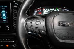 2025 Isuzu D-MAX BLADE