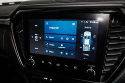 2025 Isuzu D-MAX BLADE