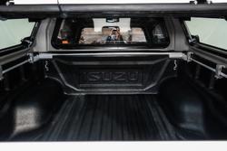 2025 Isuzu D-MAX BLADE