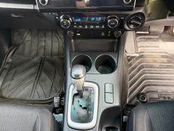 2021 Toyota Hilux SR5